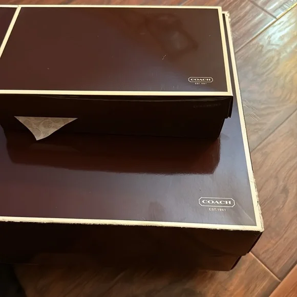 Brand New Coach Beige and Brown Signature Large Purse And Matching Wallet Set - Picture 11 of 14